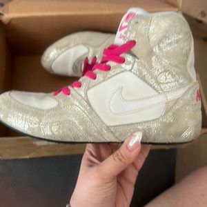 Nike woman’s Greco